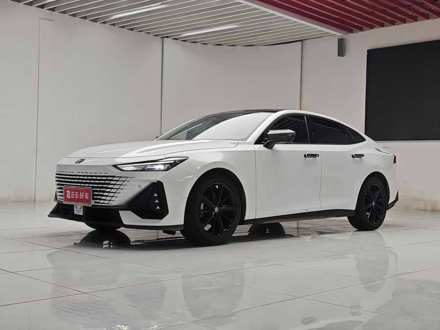 Changan UNI-V 2023 car image #2