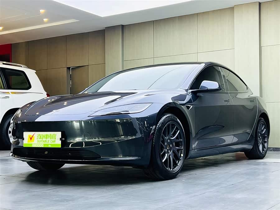 Tesla Model 3 2024 car image #2