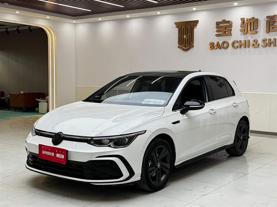 Volkswagen Golf 2023 car image #2