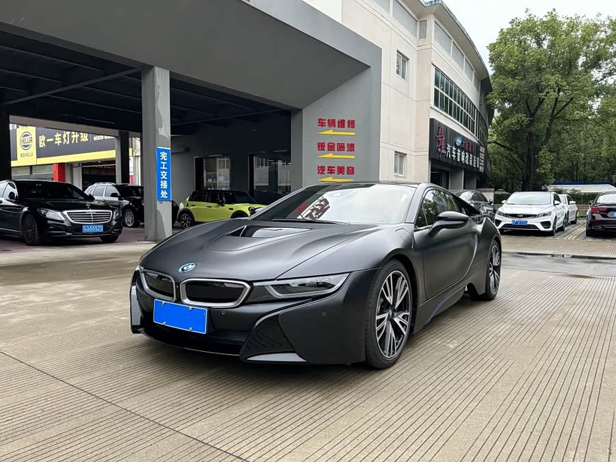 BMW i8 2018 car image #2