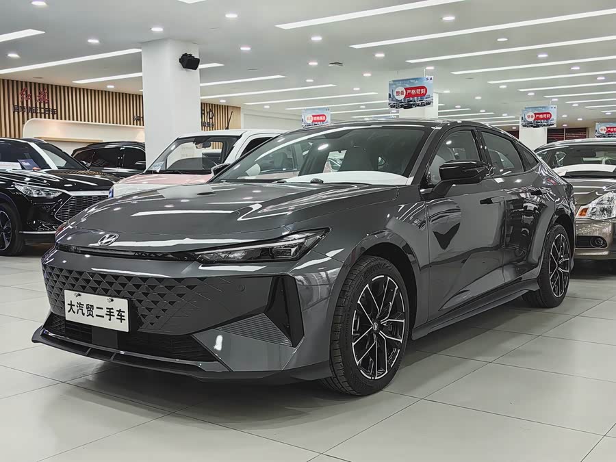 Changan UNI-V iDD 2025 #2 Changan UNI-V iDD 2025 car image #2