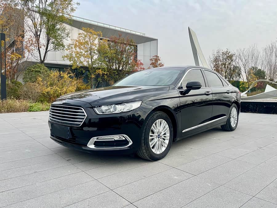 Ford Taurus 2017 car image #2