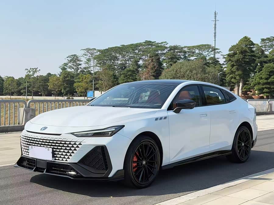 Changan UNI-V 2023 car image #2