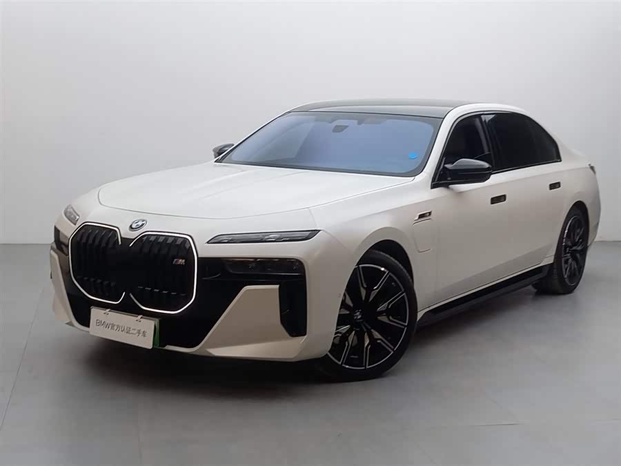 BMW i7 M70L 2025 car image #2