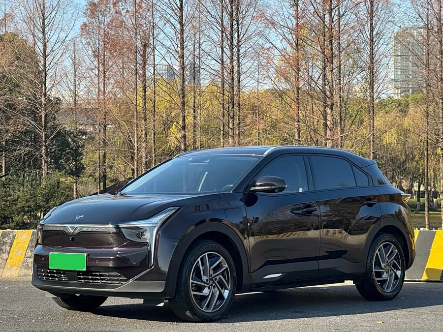 哪吒汽车 哪吒U 2021 #2 哪吒汽车 哪吒U 2021 汽车图片 #2