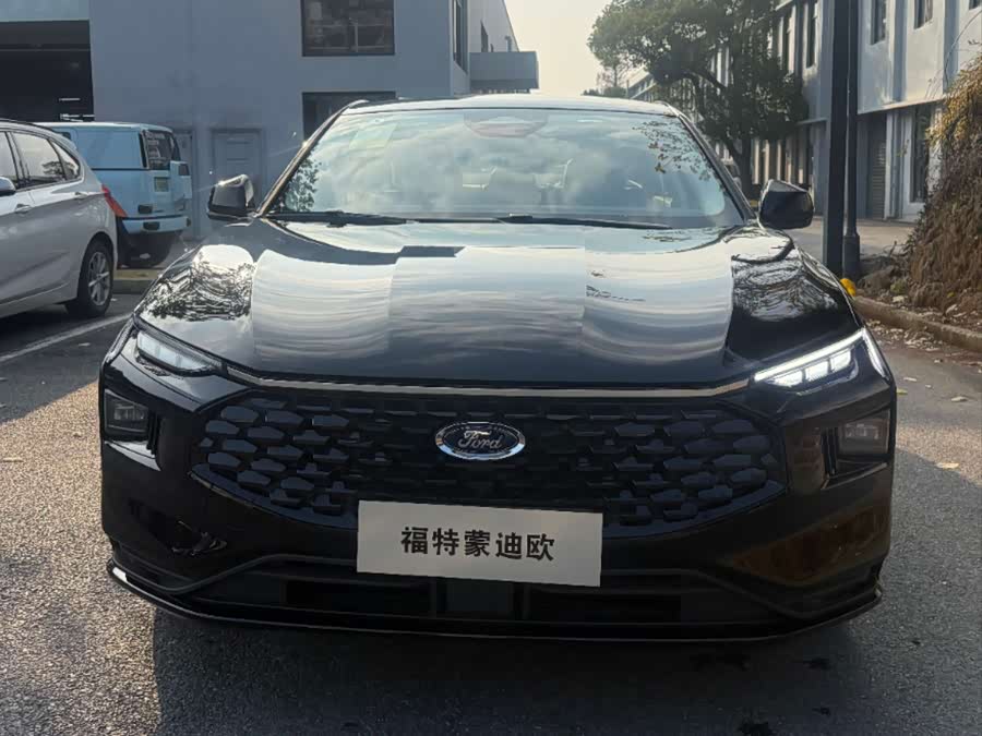 Ford Mondeo car image #2