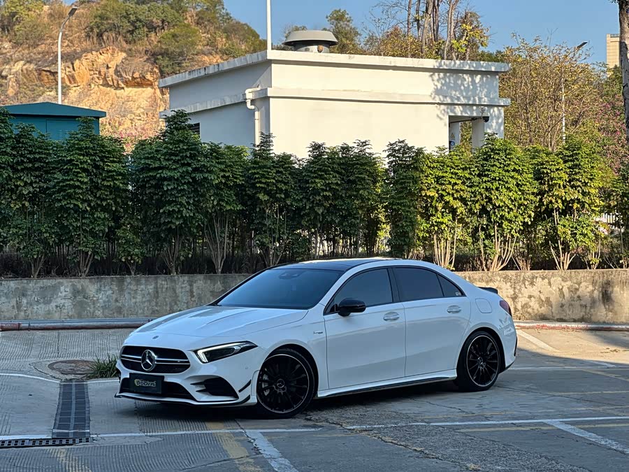 Mercedes-Benz 2020 car image #2