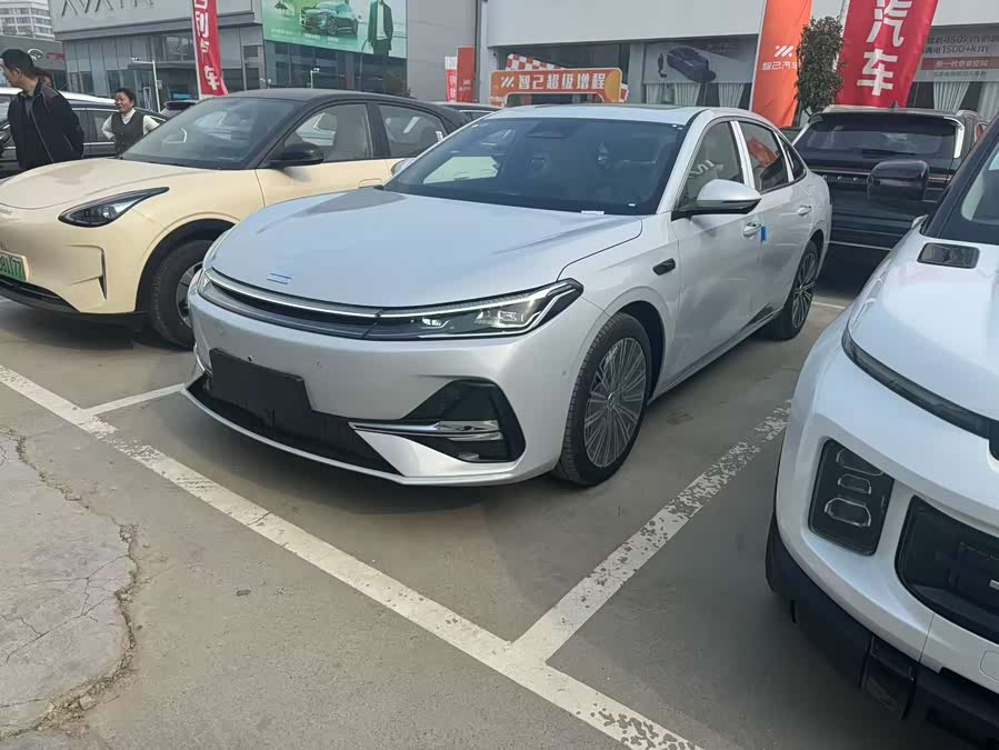 GEELY 2025 car image #2