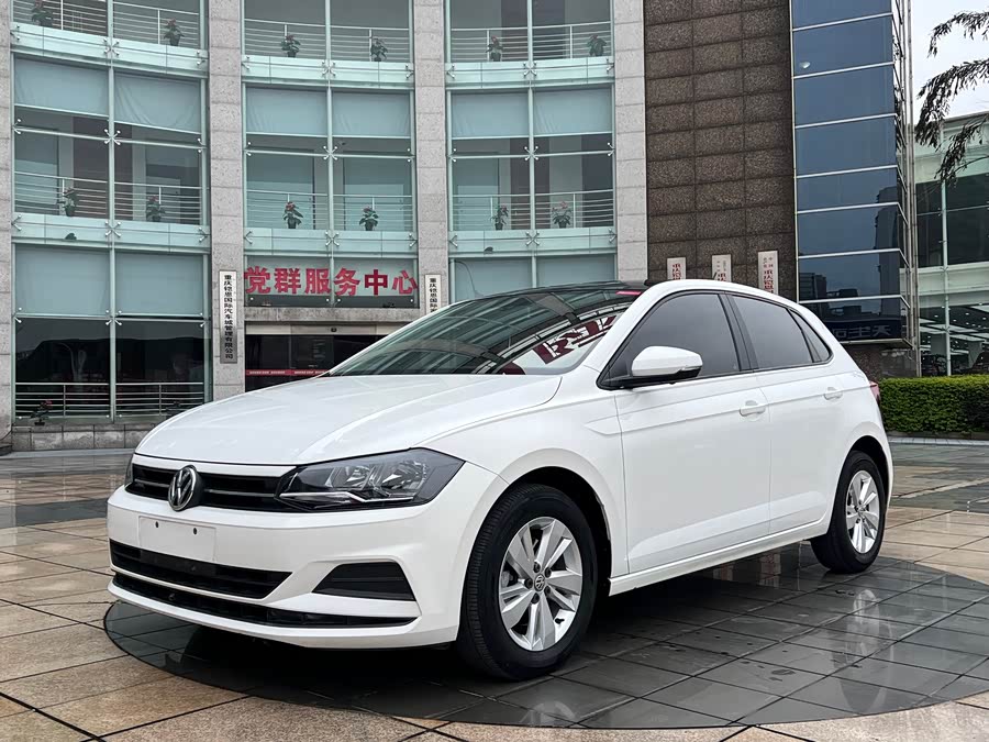 Volkswagen Polo 2020 car image #2