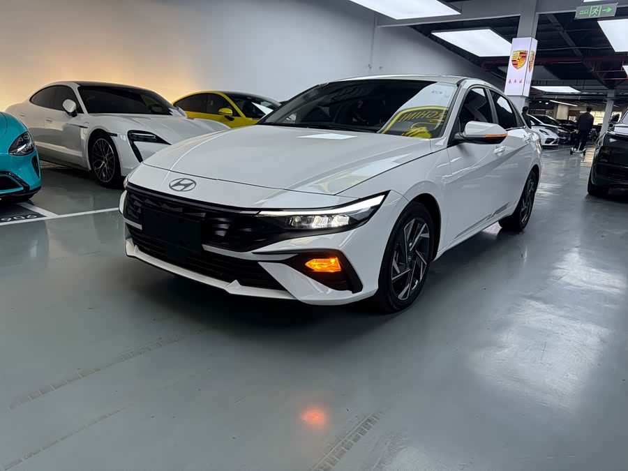Hyundai Elantra 2023 car image #2