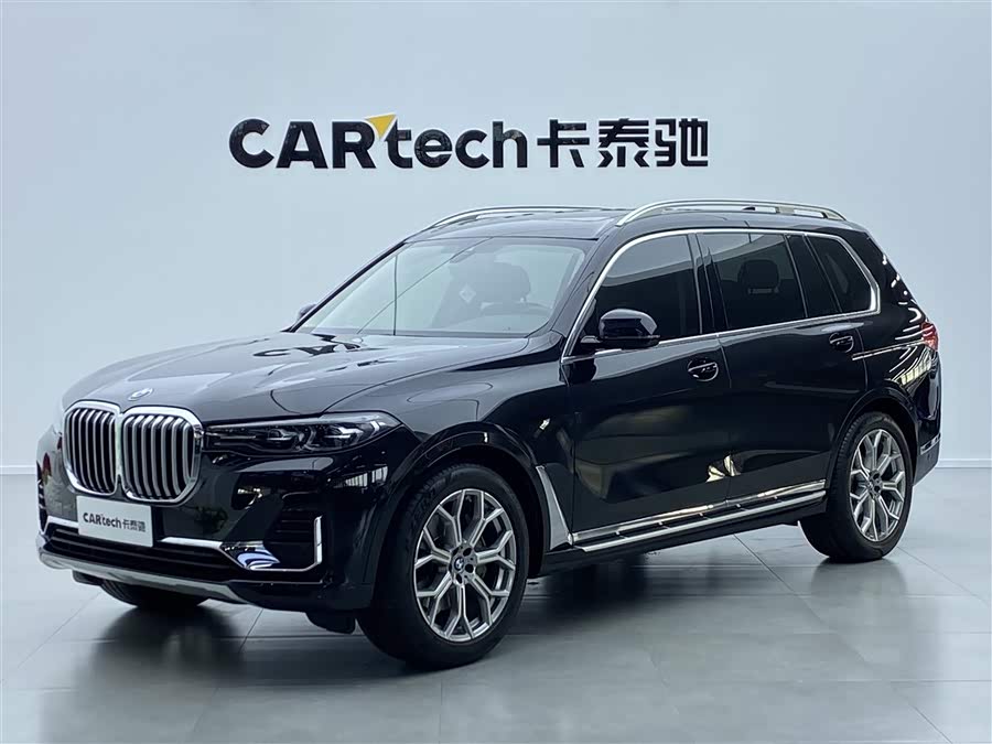 BMW X7 2021 car image #2