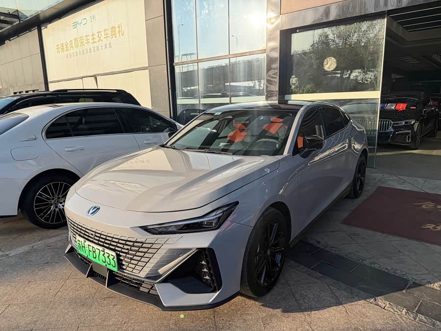 Changan UNI-V iDD 2022 #2 Changan UNI-V iDD 2022 car image #2