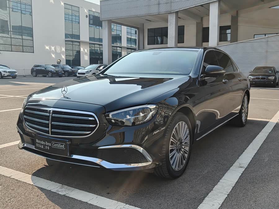 Mercedes-Benz E Class 2022 car image #2