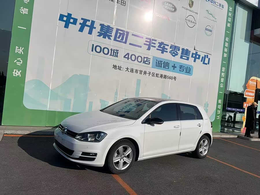 Volkswagen Golf 2017 car image #2