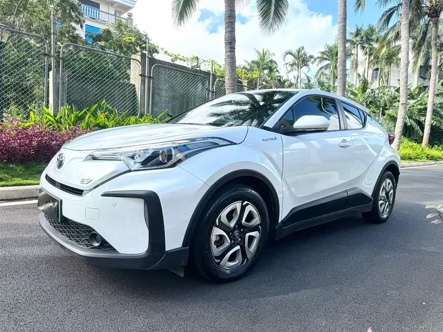 Toyota C-HR EV 2021 immagine di auto #2