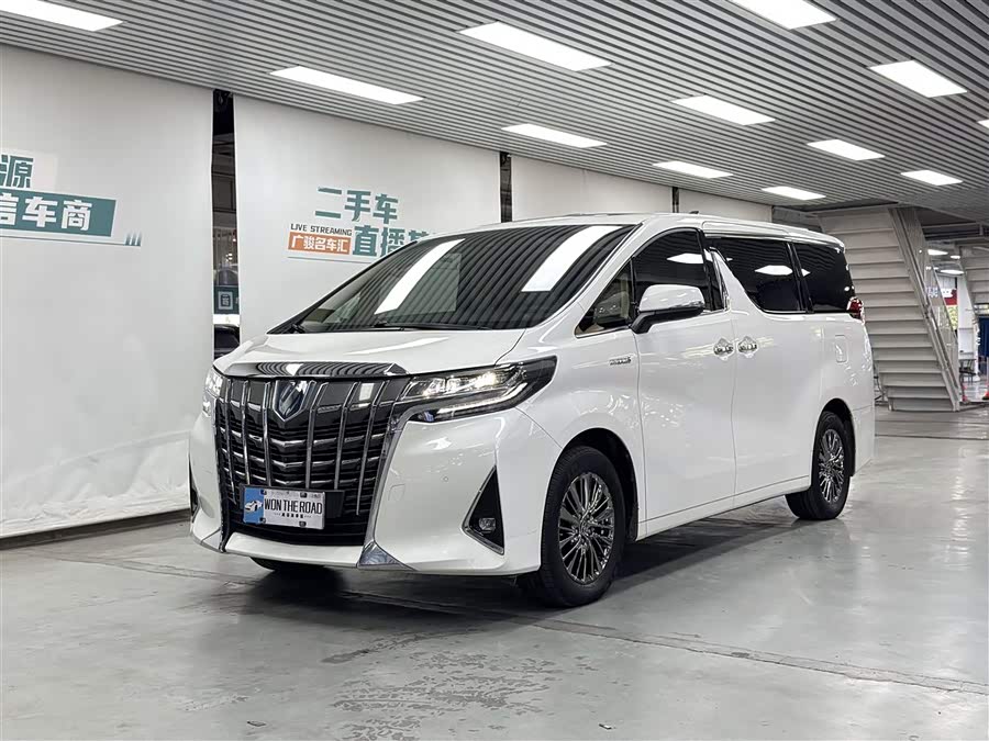 Toyota Alphard 2023 immagine di auto #2