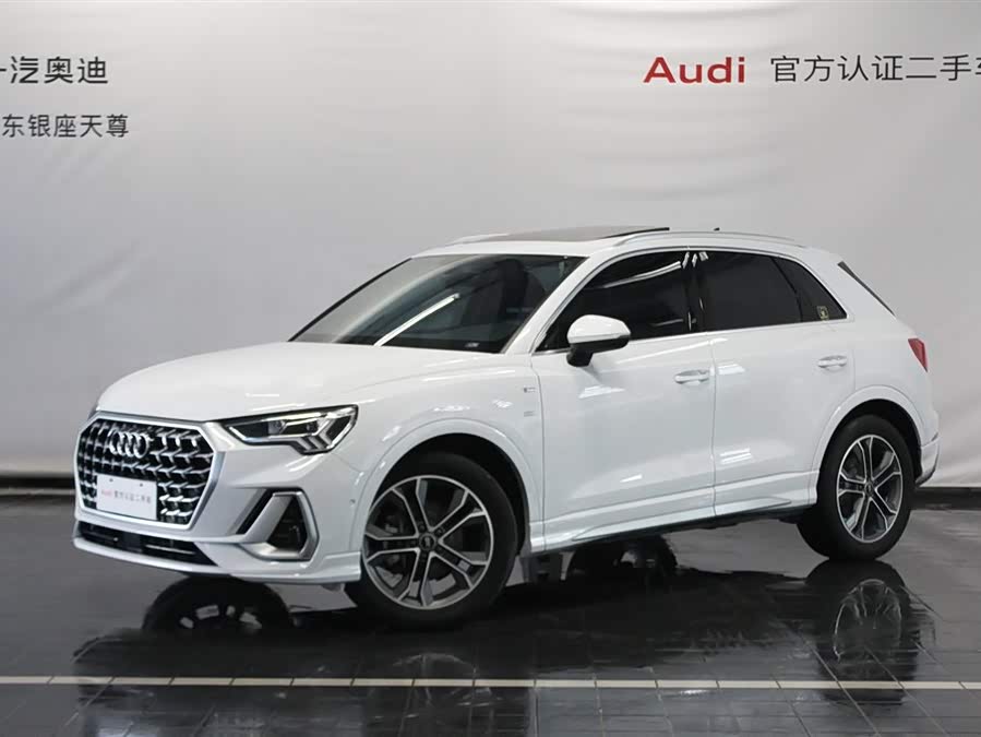 Audi Q3 2023 car image #2