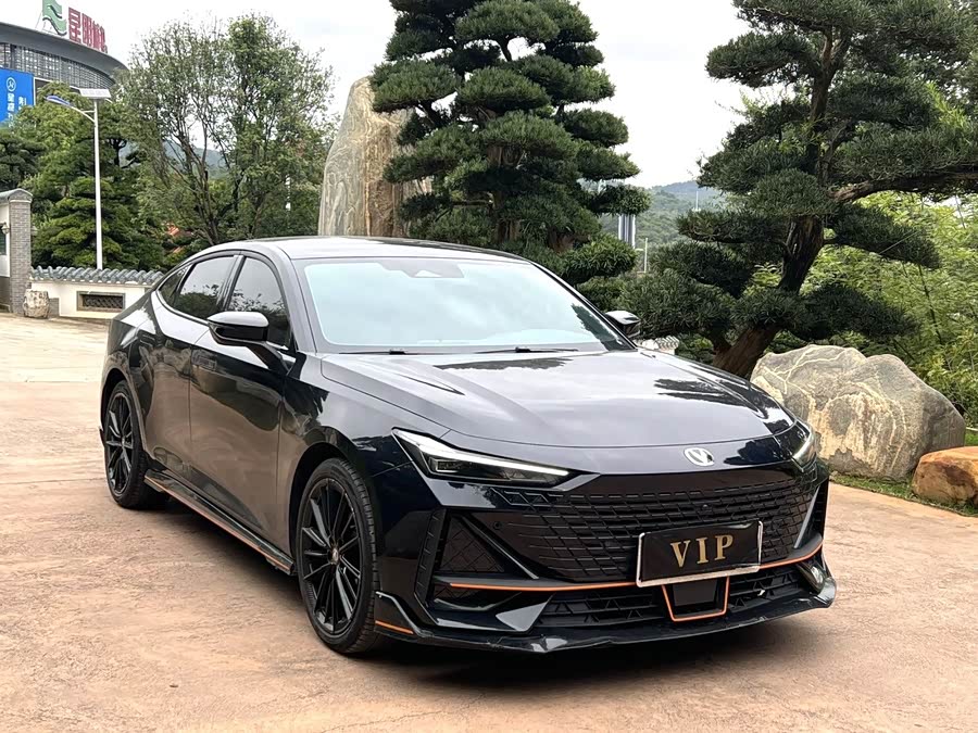 Changan UNI-V 2023 car image #2