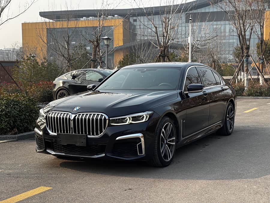 BMW 7 Series 2020 car image #2