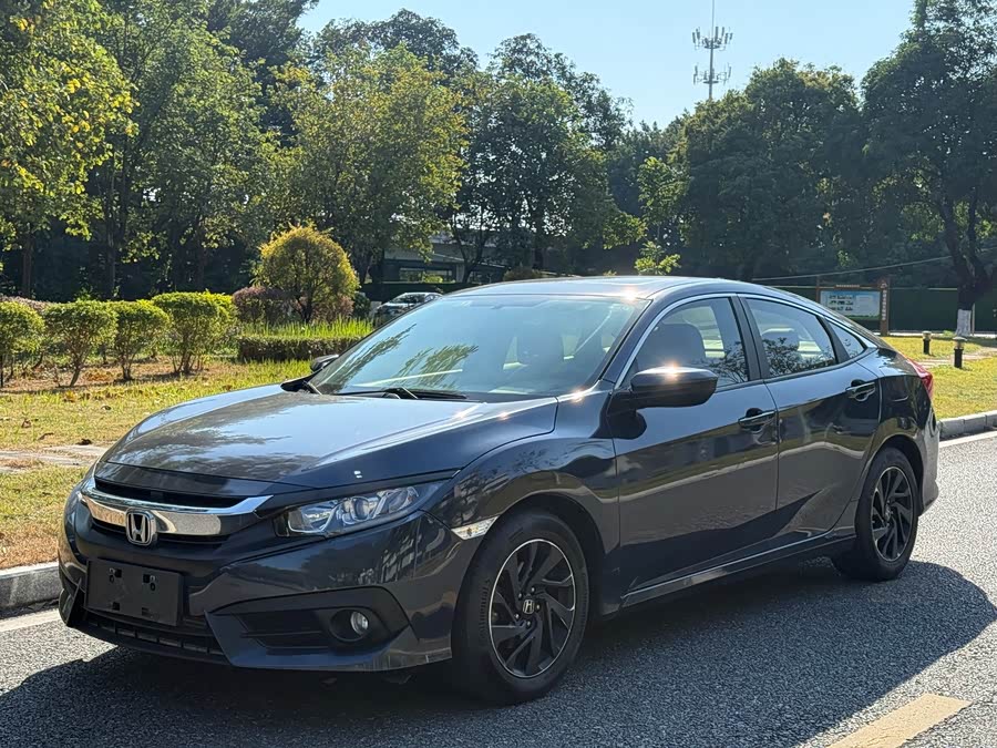 Honda Civic 2018 car image #2