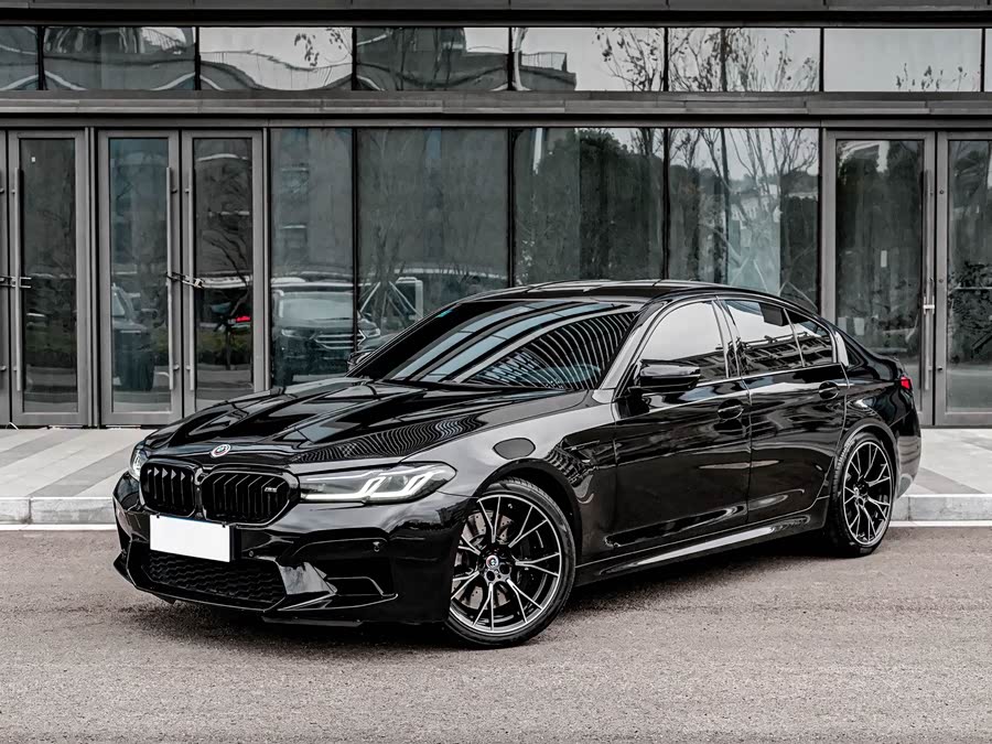 BMW M5 2022 car image #2