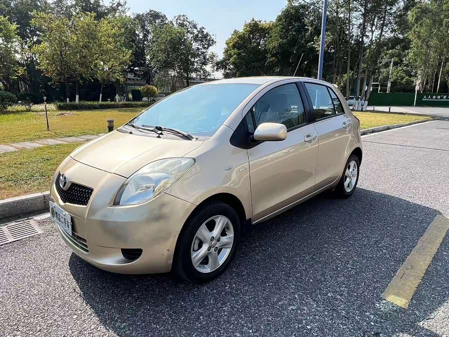 Toyota Yaris 2010 imagem de carro #2