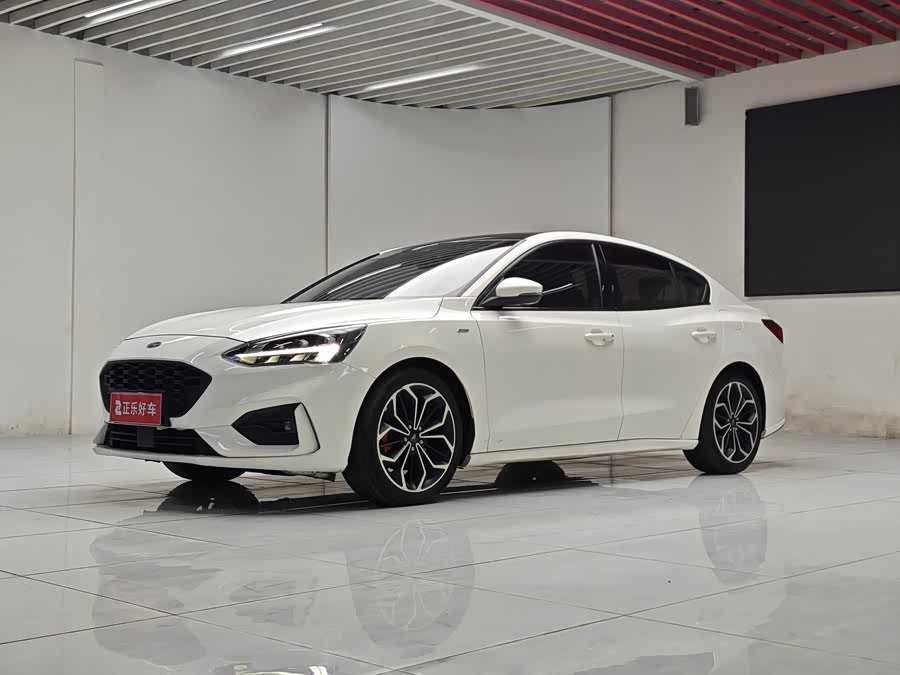 Ford Focus 2021 immagine di auto #2
