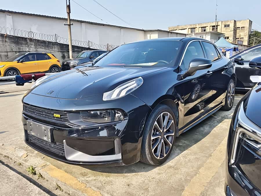 Lynk & Co 03 2019 #2 Lynk & Co 03 2019 car image #2