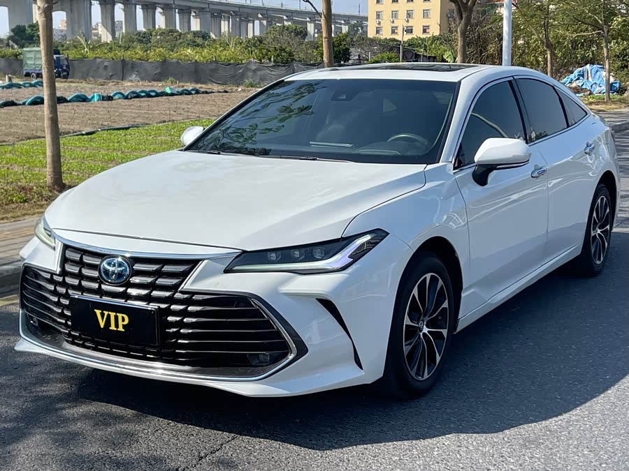 Toyota Avalon 2022 car image #2