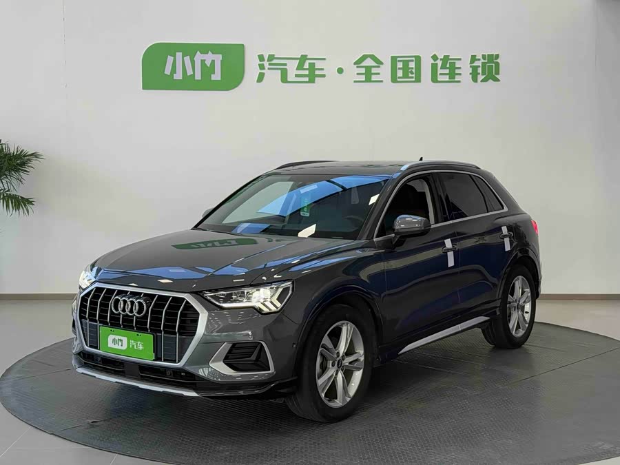 Audi Q3 2022 car image #2