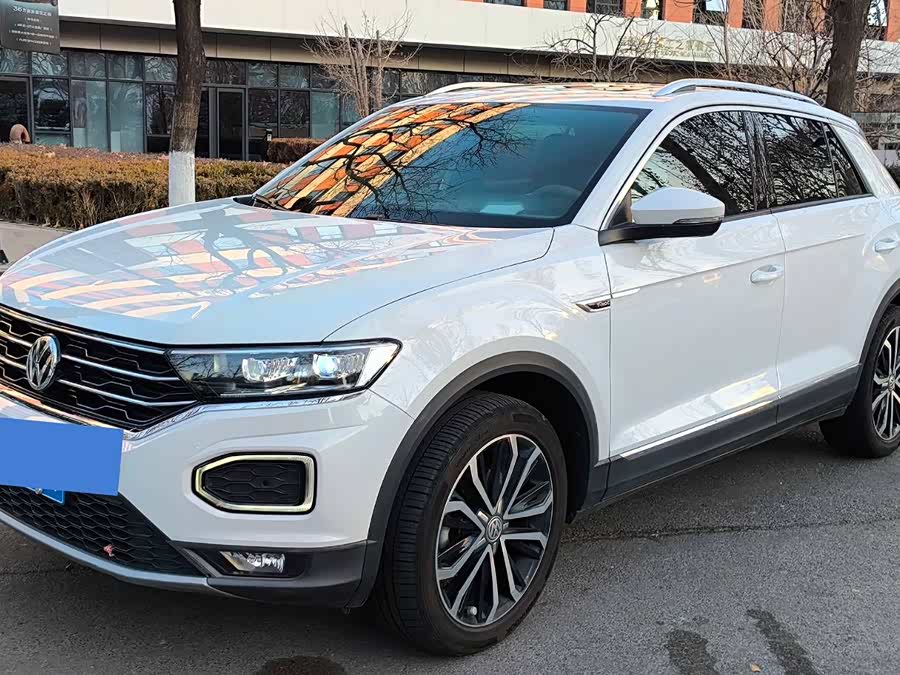 Volkswagen T-Roc 2019 car image #2