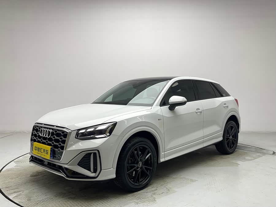 Audi Q2L 2023 car image #2