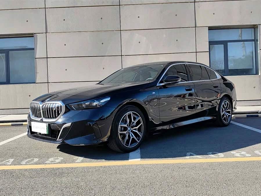 BMW i5 2025 immagine di auto #2