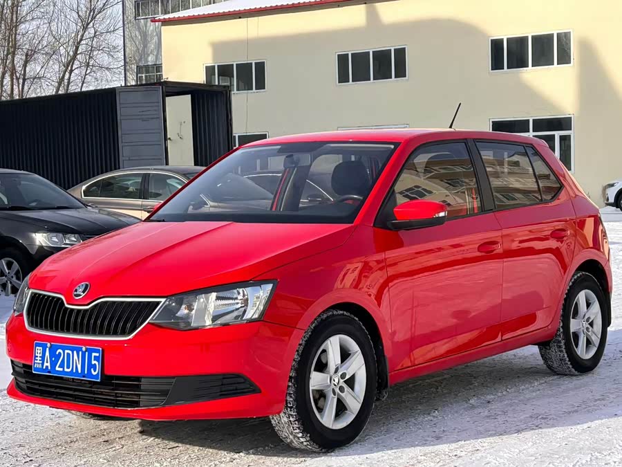 Skoda Fabia 2017 immagine di auto #2