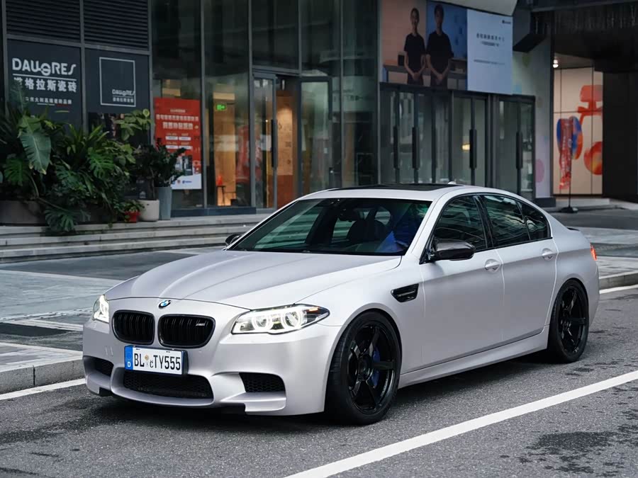 BMW M5 2014 car image #2