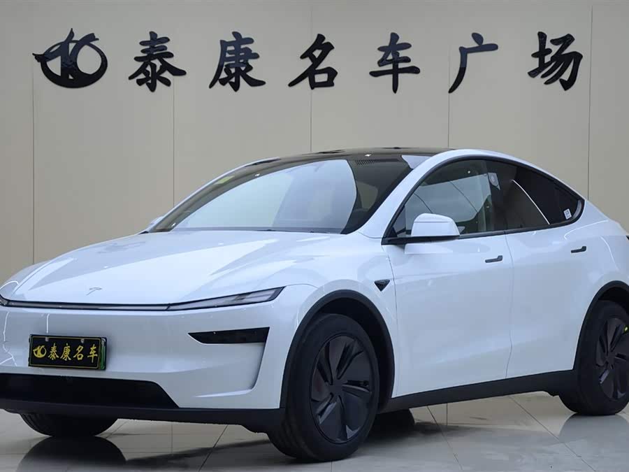 Tesla Model Y 2025 #2 Tesla Model Y 2025 car image #2