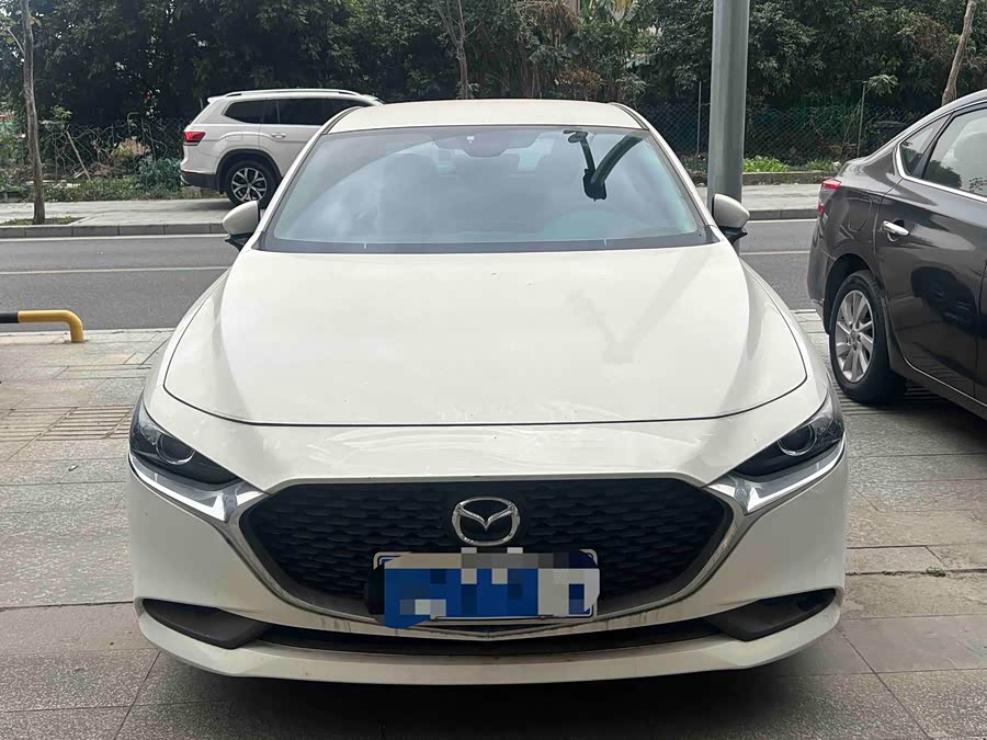 Mazda 3 Axela 2018 صورة سيارة #2