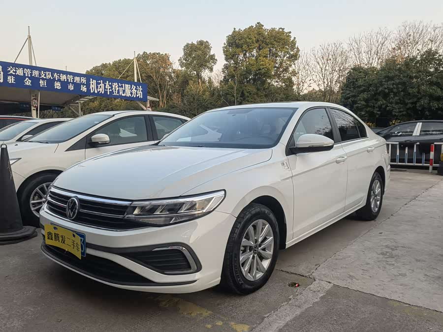 Volkswagen Bora 2023 immagine di auto #2