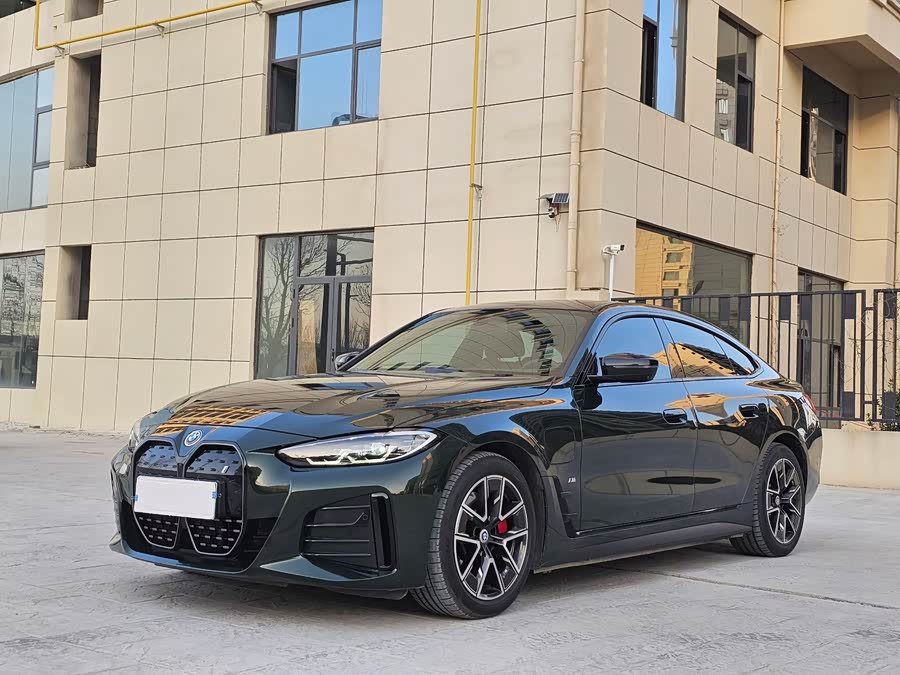 BMW i4 2022 car image #2