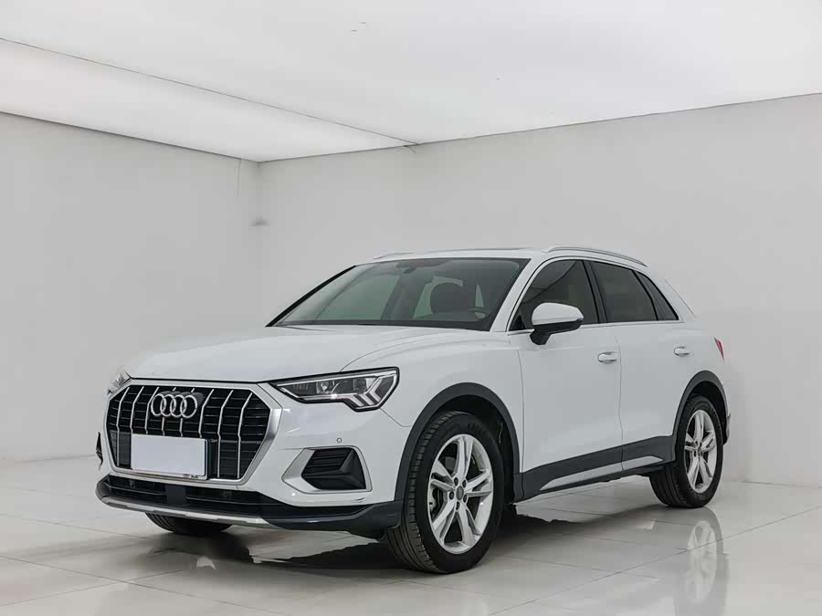 Audi Q3 2020 car image #2