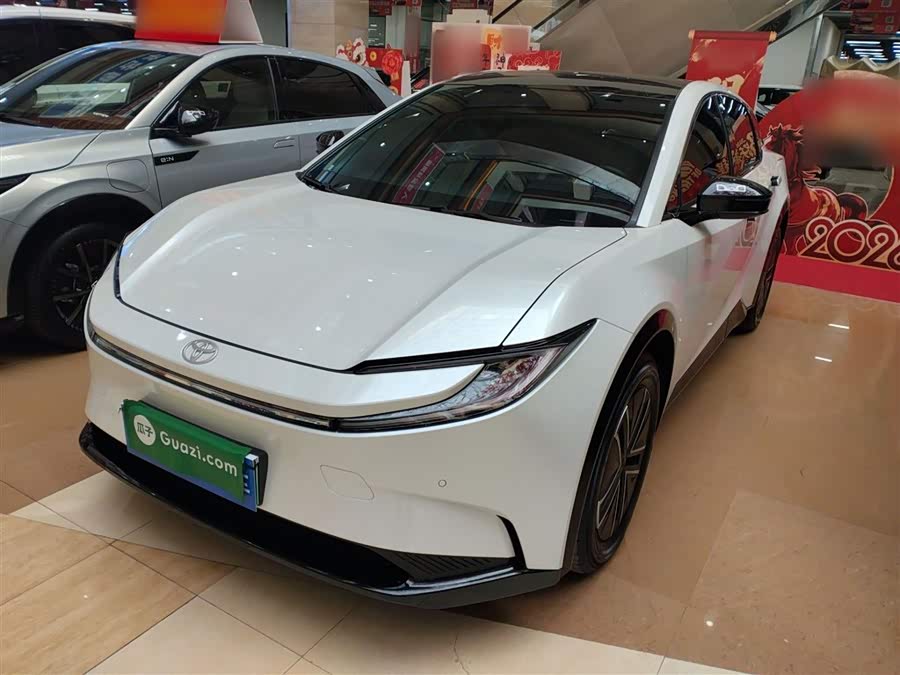 Toyota bZ5 2025 car image #2