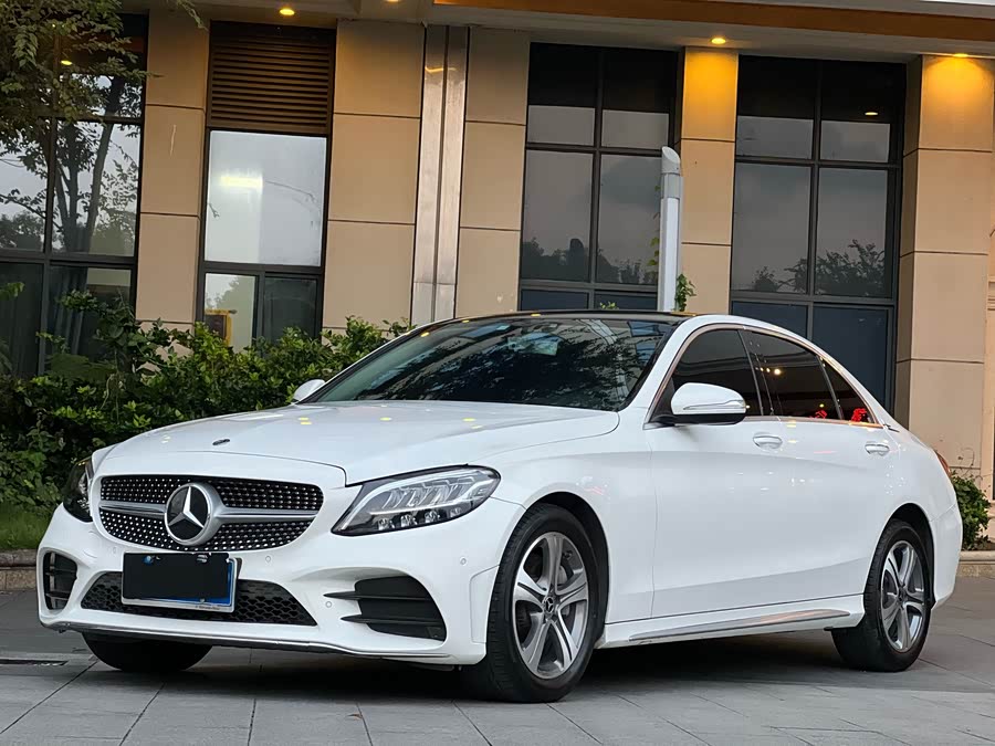 Mercedes-Benz C Class 2019 car image #2