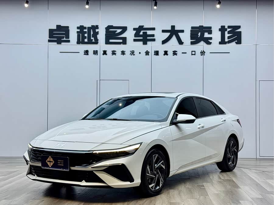 Hyundai Elantra 2025 car image #2
