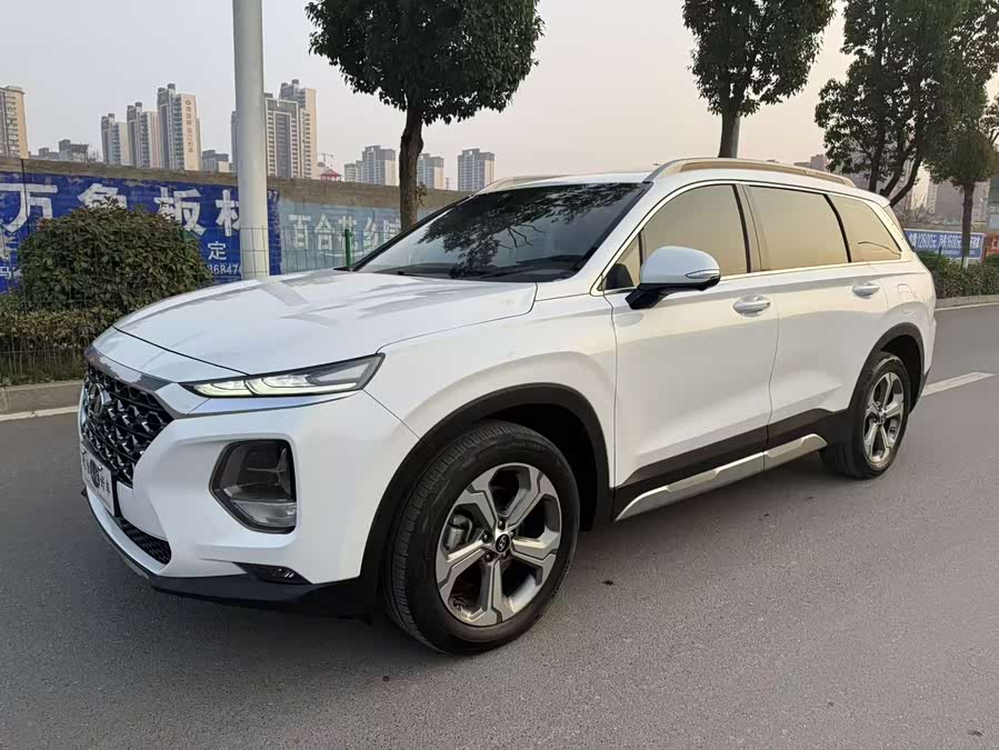 Hyundai Santa Fe 2020 car image #2