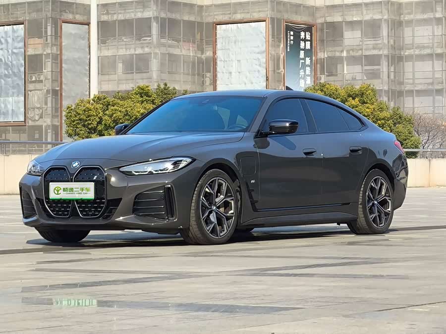 BMW i4 2022 car image #2