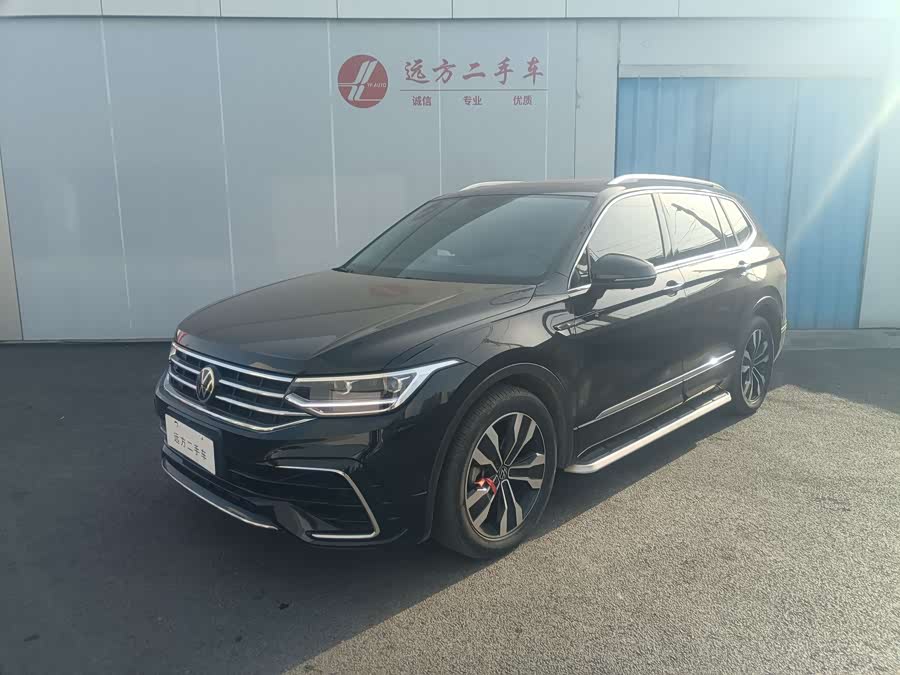 Volkswagen Tiguan L 2023 car image #2