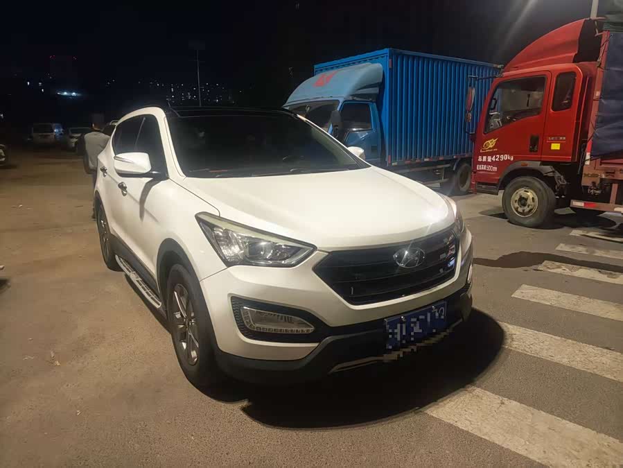 Hyundai Santa Fe 2014 car image #2