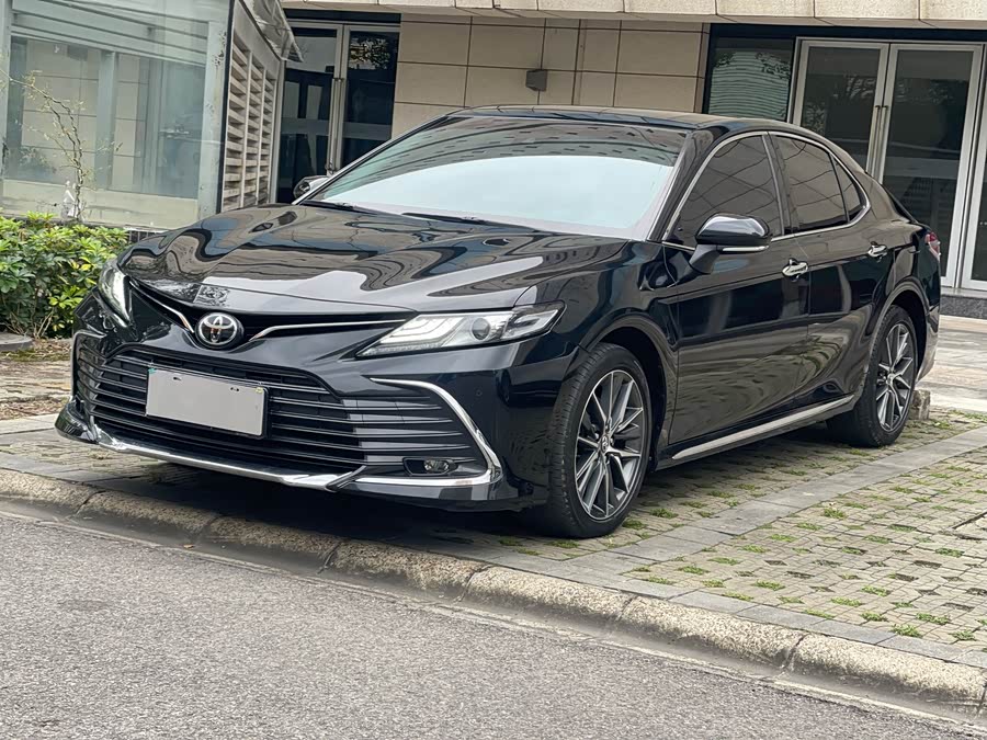 Toyota Camry 2023 #2 Toyota Camry 2023 car image #2