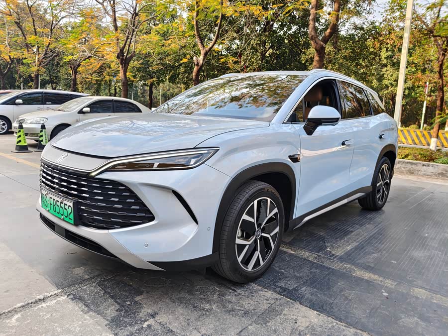 BYD SongL DM-i 2025 car image #2