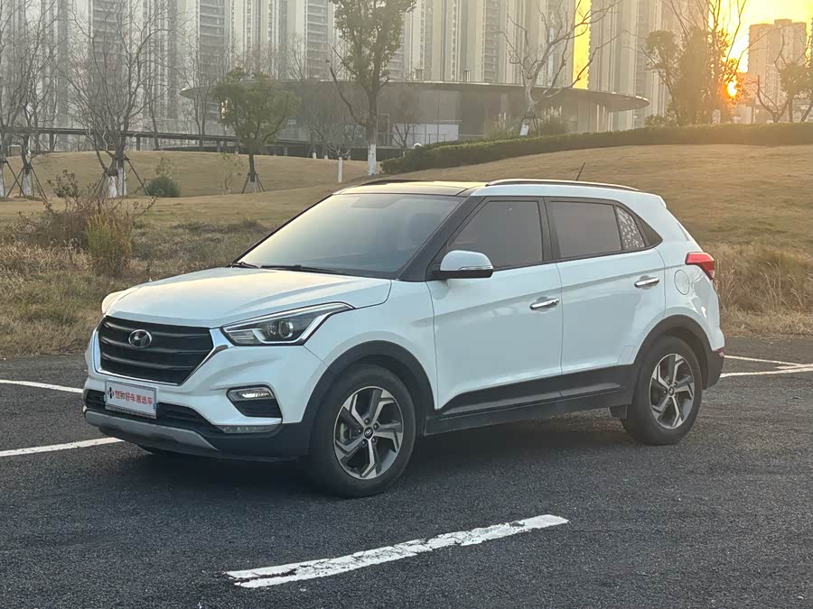Hyundai ix25 2019 #2 Hyundai ix25 2019 car image #2